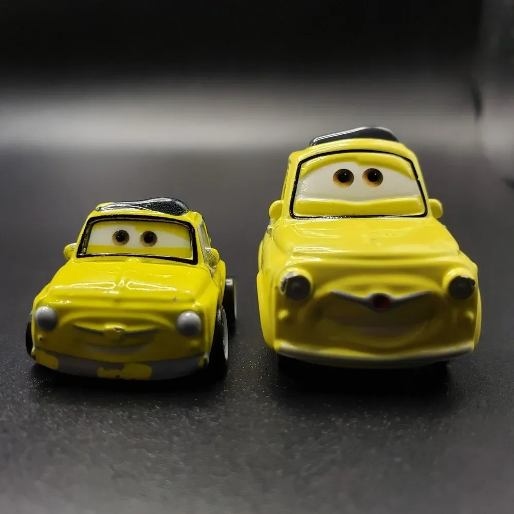 Disney / Pixar / Mattel / Cars Yellow Luigi Die-cast Scale 1:55 And Mini-Racer!!